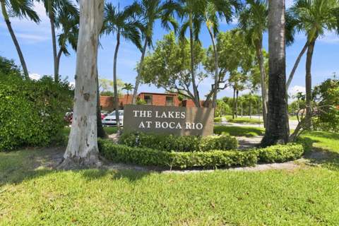 8554 Boca Rio Drive, Boca Raton FL - photo 23 of 37