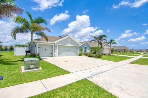 5455 Lugo Street, Fort Pierce FL - photo 9 of 51