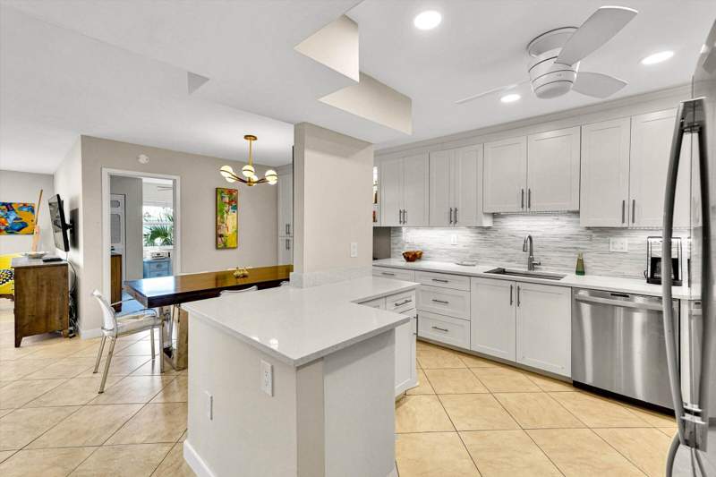 2 bedroom Condominium at 3520 S Ocean Boulevard #L405, Palmsea Condo, South Palm Beach — photo 3