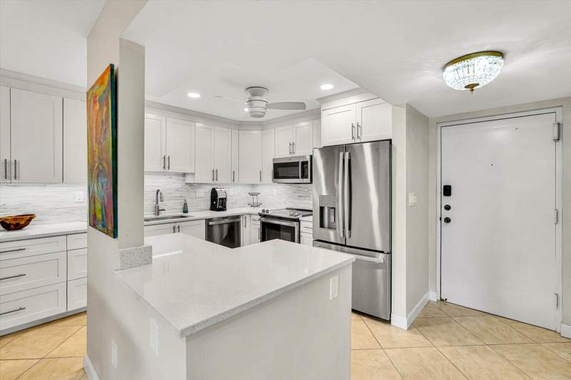 2 bedroom Condominium at 3520 S Ocean Boulevard #L405, Palmsea Condo, South Palm Beach — photo 5