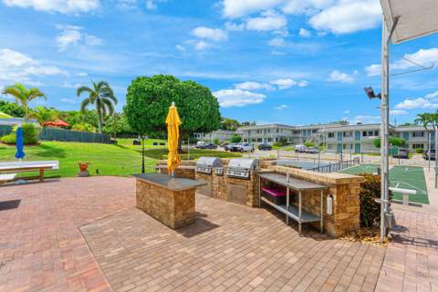 3160 Lake Osborne Drive #Bldg 6 Unit 206, Lake Worth Beach FL - photo 24 of 37