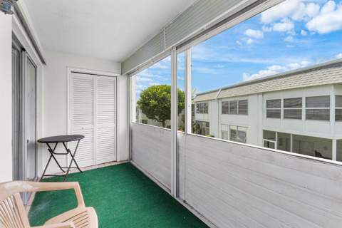 3160 Lake Osborne Drive #Bldg 6 Unit 206, Lake Worth Beach FL - photo 15 of 37