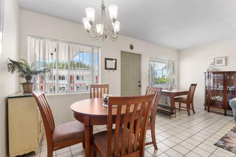 3160 Lake Osborne Drive #Bldg 6 Unit 206, Lake Worth Beach FL - photo 10 of 37
