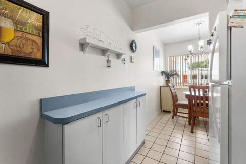 3160 Lake Osborne Drive #Bldg 6 Unit 206, Lake Worth Beach FL - photo 9 of 37