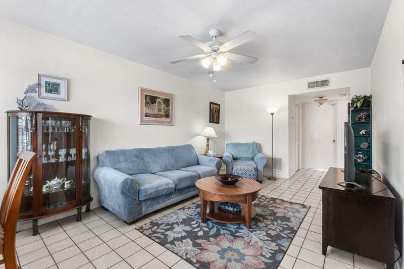 1 bedroom Condominium at 3160 Lake Osborne Drive #Bldg 6 Unit 206, Murry Hills Apt Bldg Condo, Lake Worth Beach — photo 4