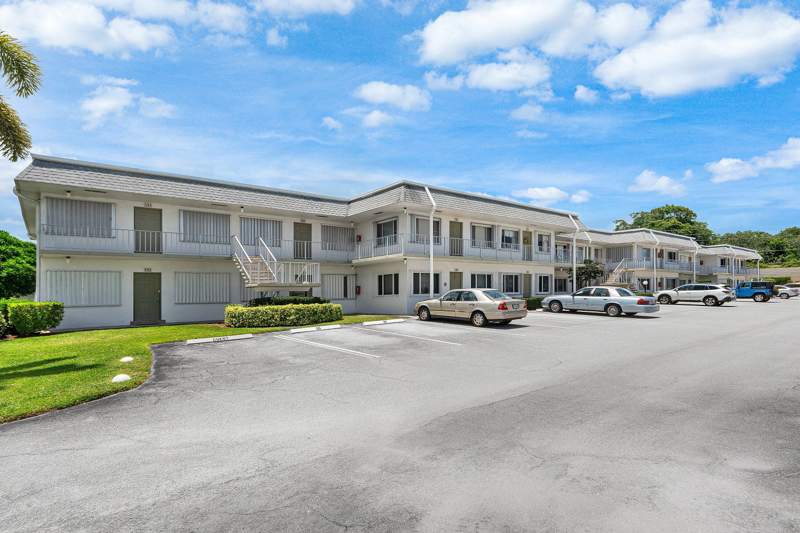 1 bedroom Condominium at 3160 Lake Osborne Drive #Bldg 6 Unit 206, Murry Hills Apt Bldg Condo, Lake Worth Beach — photo 2