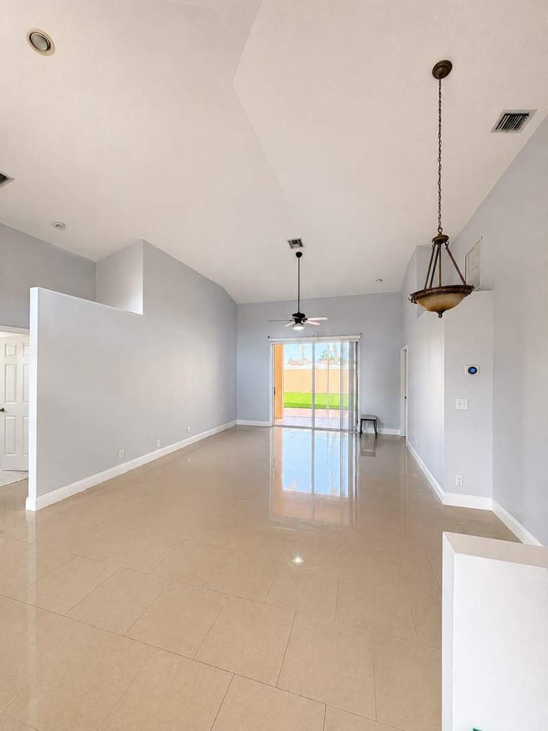 3 bedroom Single Family Residence at 8061 Saw Palmetto Lane, Gateway Gardens, Boynton Beach — photo 5