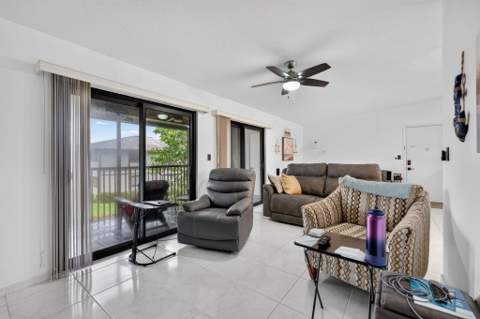 9474 S Belfort Circle #206, Tamarac FL - photo 14 of 33