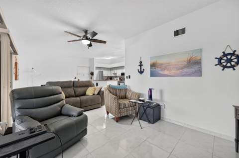 9474 S Belfort Circle #206, Tamarac FL - photo 15 of 33