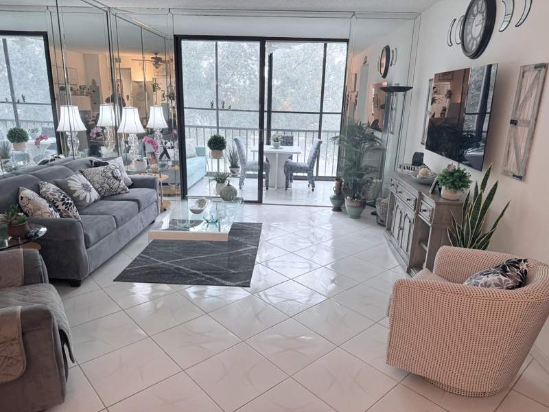 2 bedroom Condominium at 6241 Pointe Regal Circle #404, Huntington Pointe, Delray Beach — photo 2