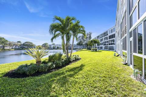 1111 Cambridge, Deerfield Beach FL - photo 7 of 23