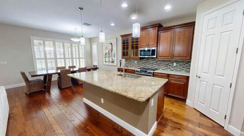 10178 SW Fernwood Avenue, Port St. Lucie FL - photo 8 of 56