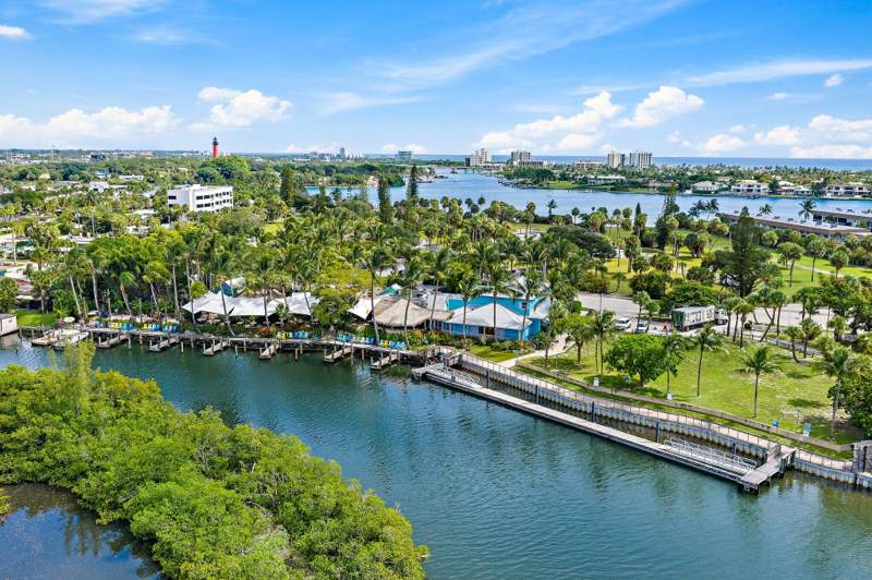 2 bedroom Manufactured Home at 400 N Highway A1A #33, Jupiter River Park Condo, Jupiter — photo 2