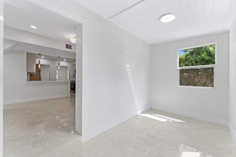 4 bedroom Single Family Residence at 431 Ficus Tree Drive, San Castle 1st And 2nd Adds, Lantana — photo 4