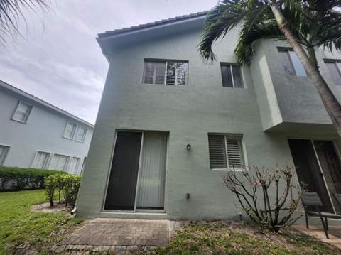 3189 Laurel Ridge Circle, Riviera Beach FL - photo 17 of 20