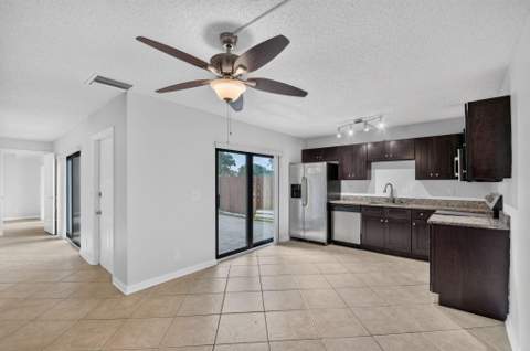 744 Springdale Circle, Palm Springs FL - photo 15 of 40