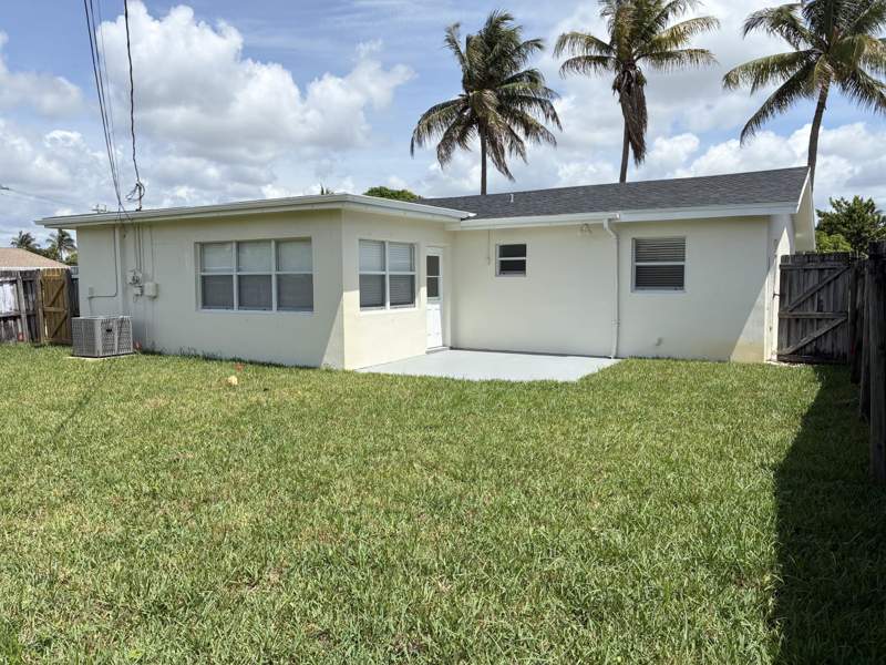 2 bedroom Single Family Residence at 1142 Garnett Street, Lyndon Lanes 2, Lantana — photo 2