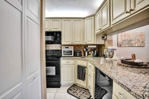 608 Sea Pine Way #E2, Greenacres FL - photo 17 of 39