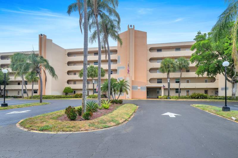 1 bedroom Condominium at 6461 NW 2nd Avenue #509, Boca Teeca Condo 5, Boca Raton — photo 2