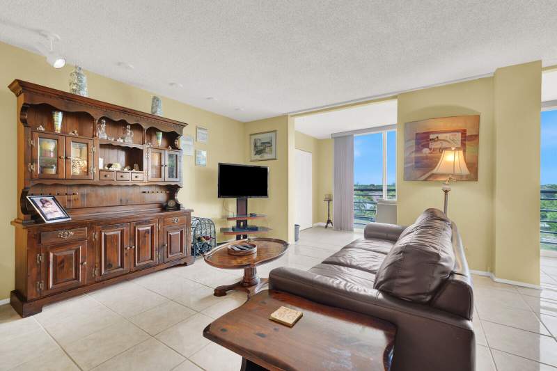 1 bedroom Condominium at 6461 NW 2nd Avenue #509, Boca Teeca Condo 5, Boca Raton — photo 4