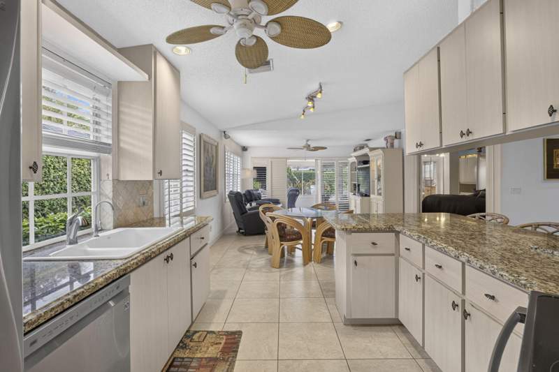 2 bedroom Villa at 262 Brier Circle, Greenbrier At Indian Creek, Jupiter — photo 4