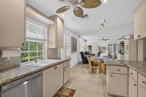 262 Brier Circle, Jupiter FL - photo 22 of 42
