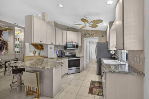262 Brier Circle, Jupiter FL - photo 24 of 42