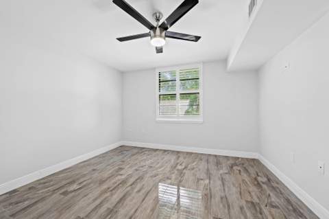 1502 Whitehall Drive #403, Davie FL - photo 9 of 20