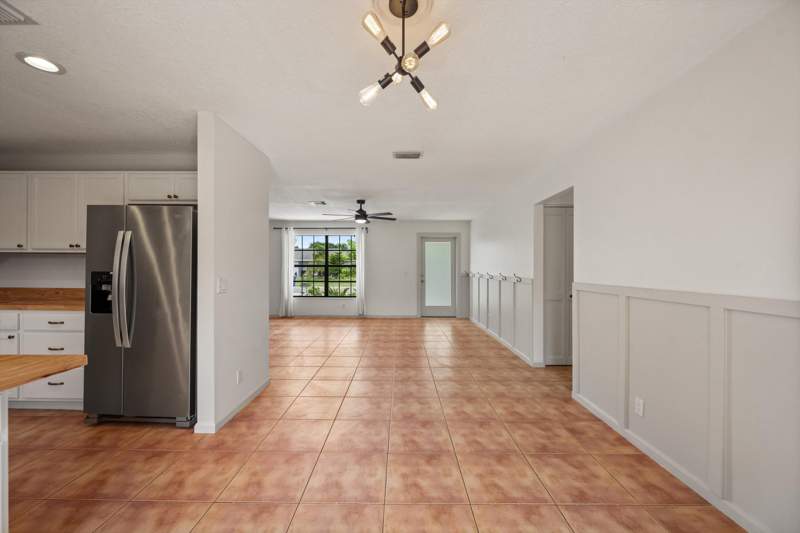 3 bedroom Single Family Residence at 143 Bobwhite Road, Willows The First Add, Royal Palm Beach — photo 5