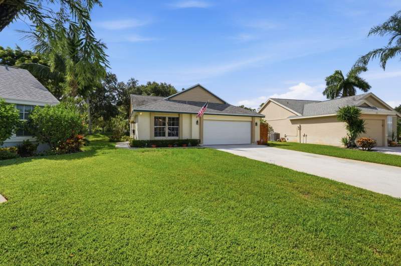 3 bedroom Single Family Residence at 19 Misty Meadow Drive, Lakeshore At The Meadows, Boynton Beach — photo 4