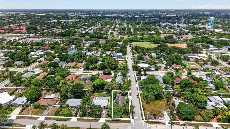 4 bedroom Single Family Residence at 310 SE 8th Street, Osceola Park, Delray Beach — photo 5