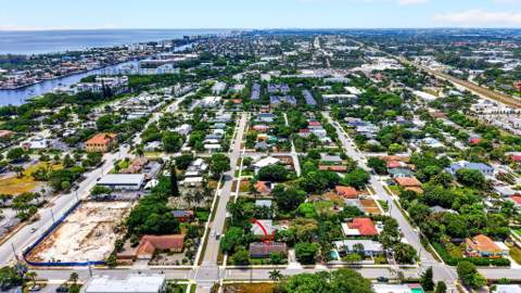 310 SE 8th Street, Delray Beach FL - photo 10 of 37