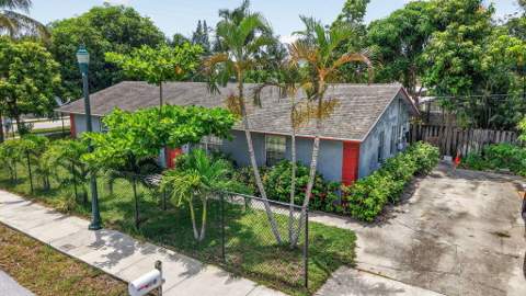 310 SE 8th Street, Delray Beach FL - photo 19 of 37