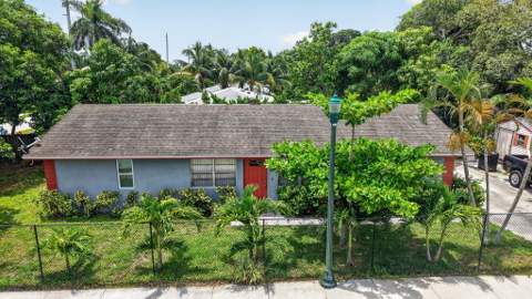 310 SE 8th Street, Delray Beach FL - photo 20 of 37