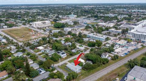 222 SE 3rd Street, Boynton Beach FL - photo 7 of 39