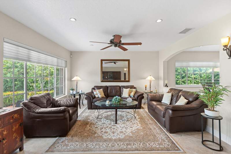 3 bedroom Single Family Residence at 10520 NW 43rd Court, Chevy Chase, Coral Springs — photo 2