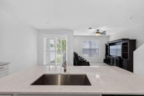 4168 Lagoon Shore Drive, Lake Worth FL - photo 8 of 32