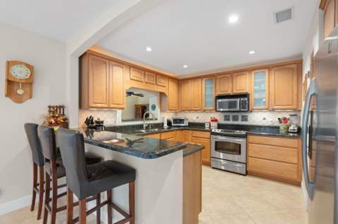 10520 NW 43rd Court, Coral Springs FL - photo 6 of 19