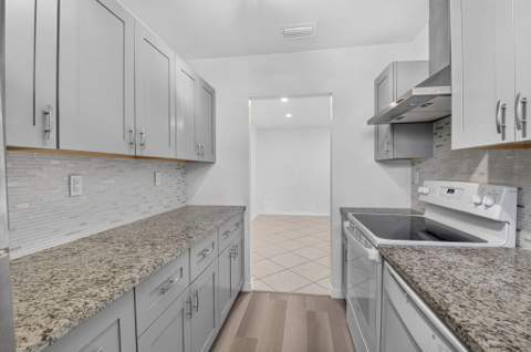 5073 Lakefront Boulevard #C, Delray Beach FL - photo 14 of 33