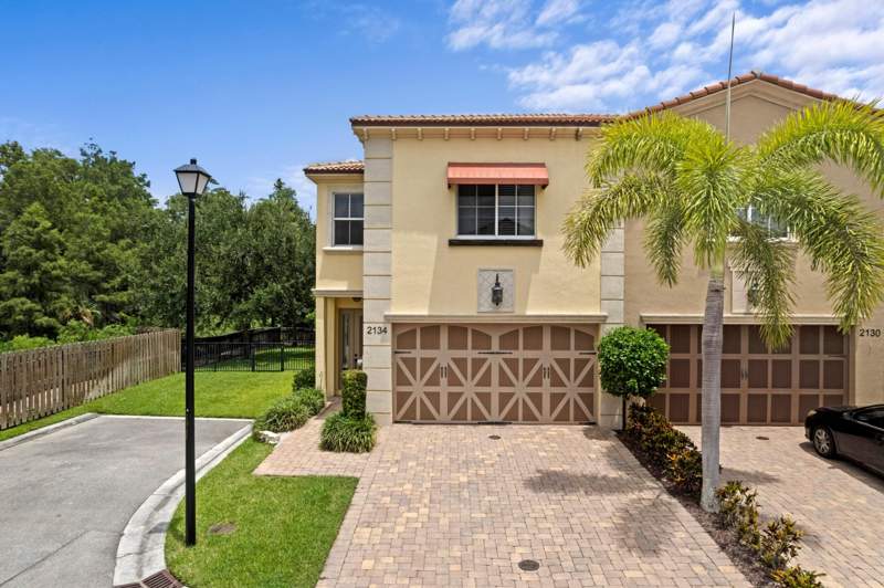 3 bedroom Townhouse at 2134 Sabal Tree Court, Oakton Preserve Repl, West Palm Beach — photo 3