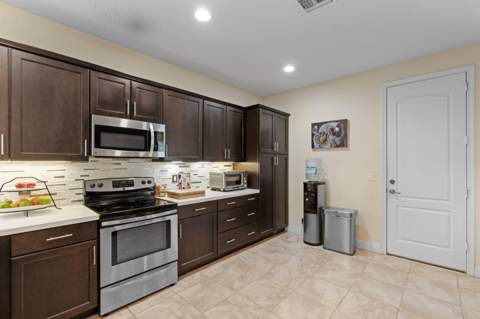 2134 Sabal Tree Court, West Palm Beach FL - photo 11 of 37