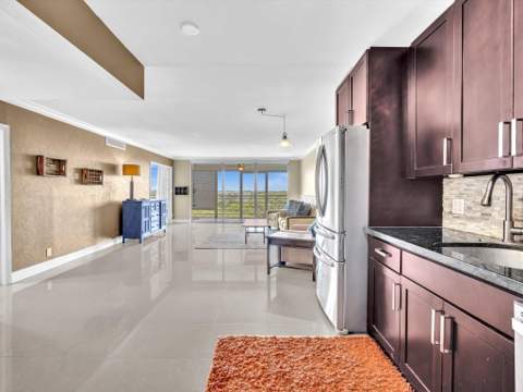 605 Oaks Drive #810, Pompano Beach FL - photo 17 of 52