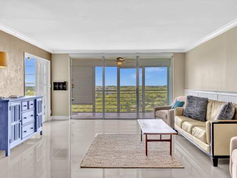 605 Oaks Drive #810, Pompano Beach FL - photo 20 of 52