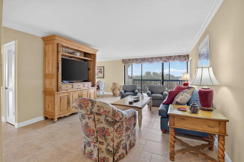 2 bedroom Condominium at 1761 SE Bridgewood Drive, Bridgewood Mid-Rise Condo, Boca Raton — photo 2