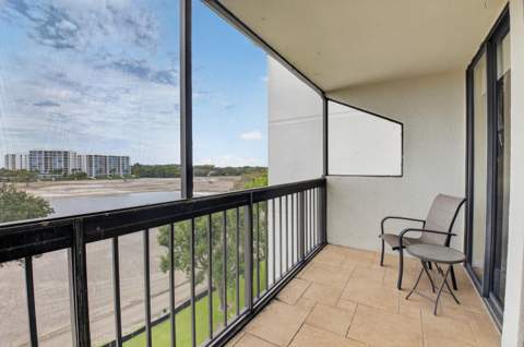 1761 SE Bridgewood Drive, Boca Raton FL - photo 16 of 73