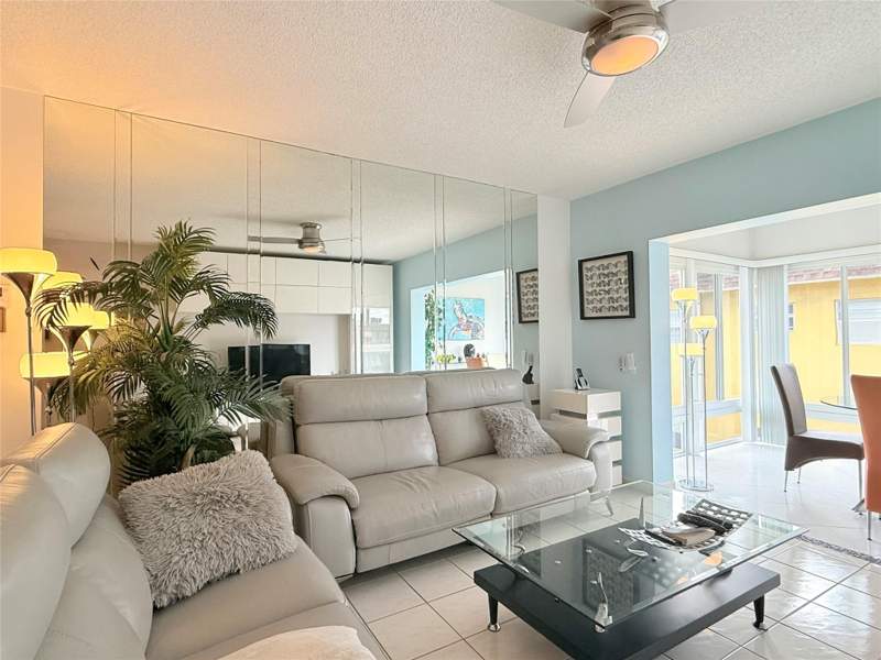 2 bedroom Condominium at 5171 W Oakland Park Boulevard #312, Hawaiian Gardens -Petunia, Lauderdale Lakes — photo 3