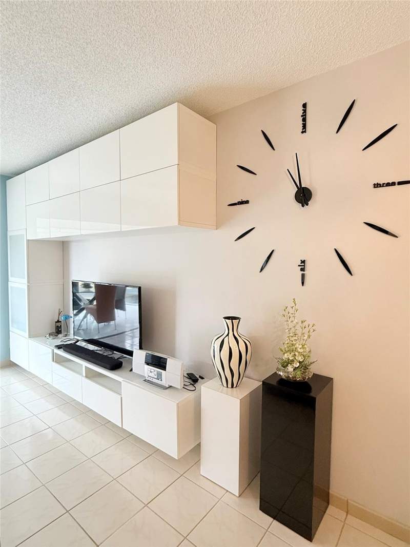 2 bedroom Condominium at 5171 W Oakland Park Boulevard #312, Hawaiian Gardens -Petunia, Lauderdale Lakes — photo 4