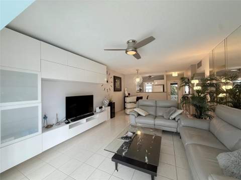 5171 W Oakland Park Boulevard #312, Lauderdale Lakes FL - photo 23 of 50