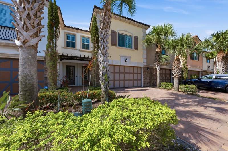 3 bedroom Townhouse at 15672 Italian Cypress Way, Binks Pointe, Wellington — photo 3