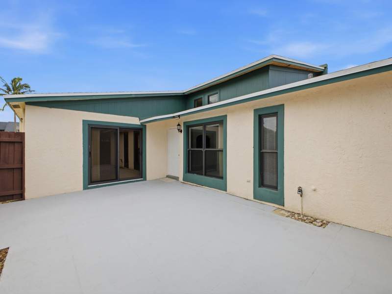 2 bedroom Villa at 1110 Manor Drive, Tree Lake, Palm Springs — photo 4